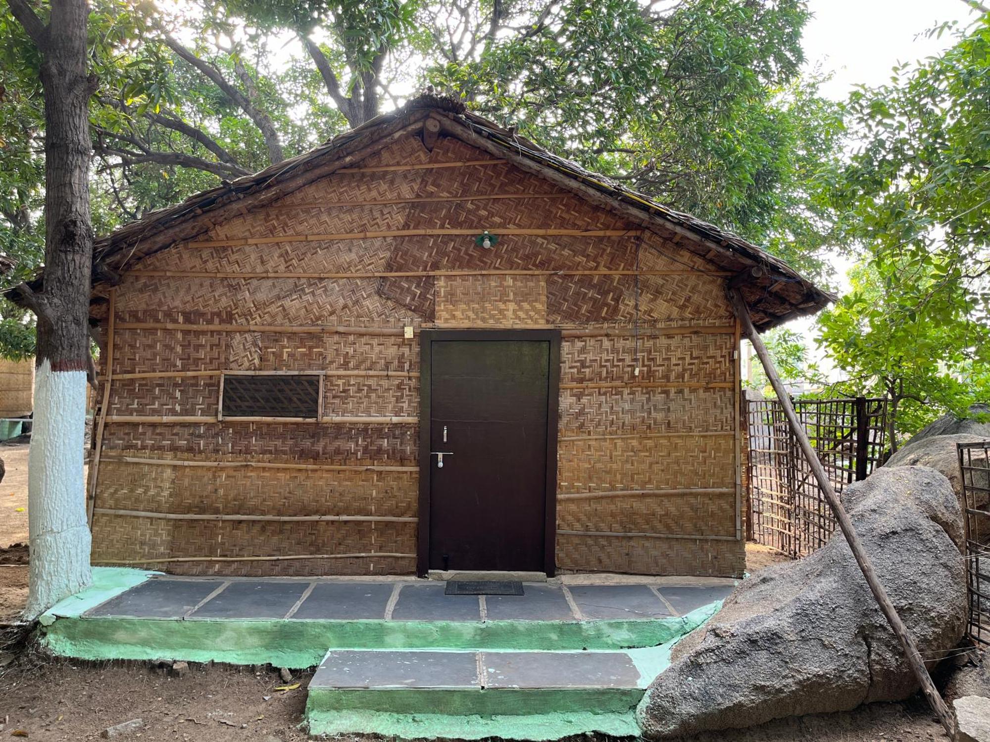 Sunrise Guest House & Restaurant Hampi Bagian luar foto